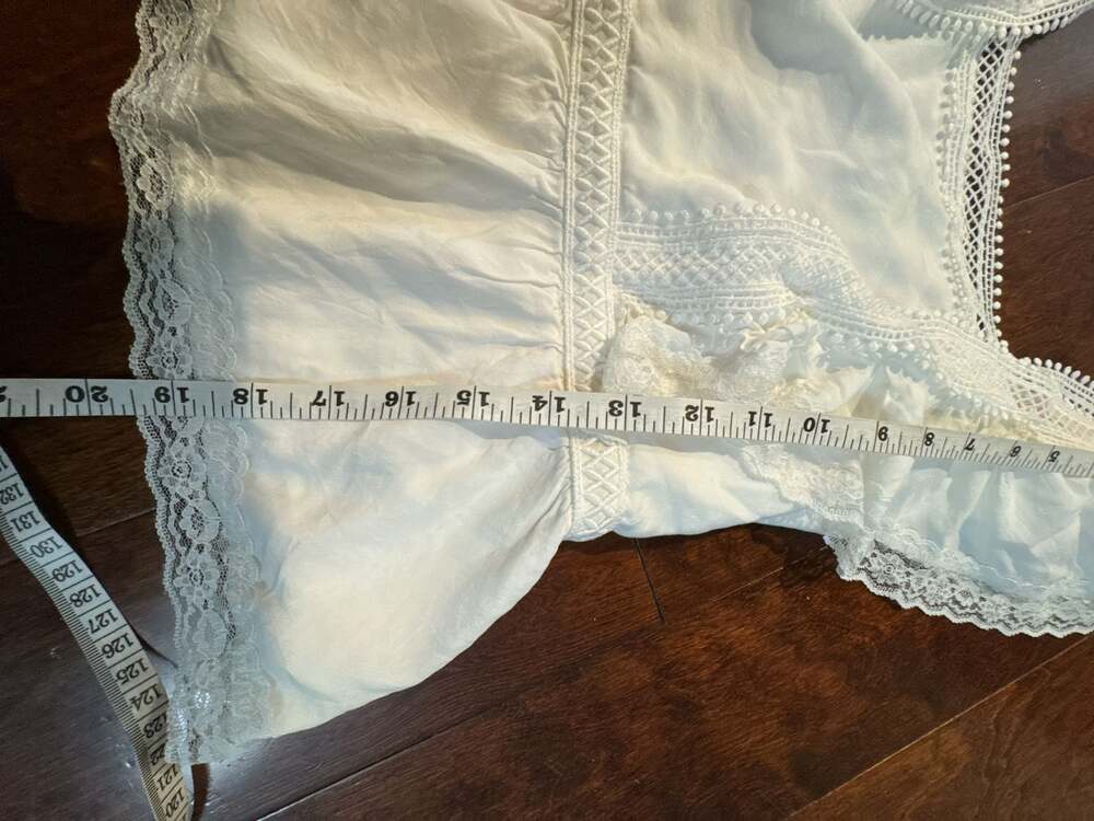 Audrey Parks White Lace Trim Tie Back Ruffled Blouse M - Picture 3 of 8